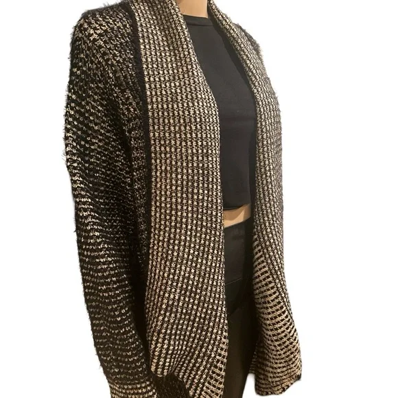 Beautiful Knit Cardigan 🍁 - Picture 9 of 11